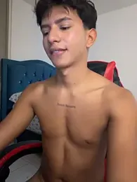 Leonarrrd_01 webcam model stream image