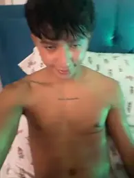 Leonarrrd_01 webcam stripchat model stream image