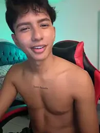 Leonarrrd_01 webcam model stream image