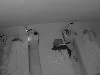 voyeurcam-julmodels-bed-7 webcam model stream image