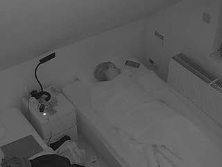 voyeurcam-julmodels-bed-7 webcam model stream image
