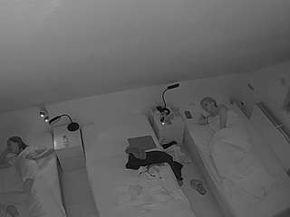 voyeurcam-julmodels-bed-7 webcam model stream image