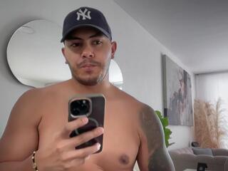 Owen Pierces webcam model stream image