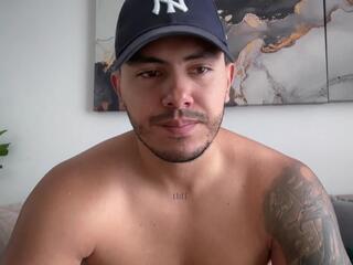 Owen Pierces webcam model stream image