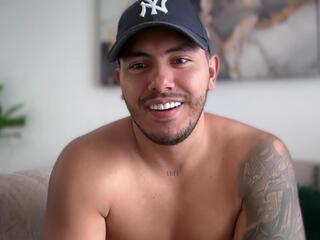 Owen Pierces webcam model stream image