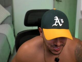 Owen Pierces webcam model stream image