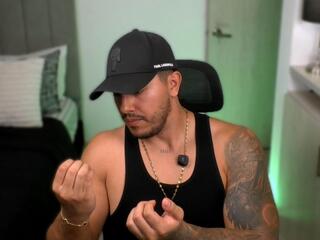 Owen Pierces webcam model stream image