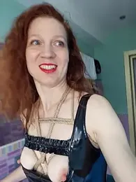 Exhibitionsplit webcam stripchat model stream image