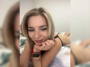 miahollis webcam bongacams model stream image