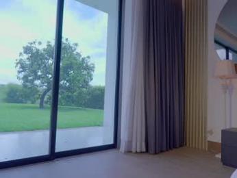 nicolle_mitchelle webcam chaturbate model stream image