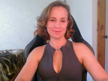 CristaQ webcam bongacams model stream image