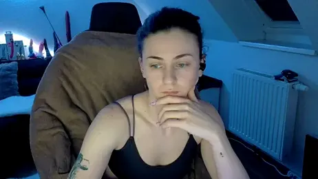 Melly4You webcam stripchat model stream image