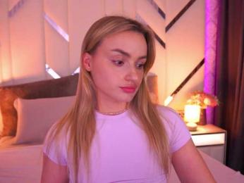 FloraGreys webcam model stream image