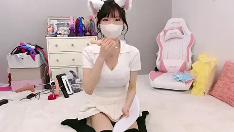 -minami- webcam model stream image