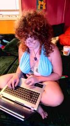 CheshieVibes webcam model stream image