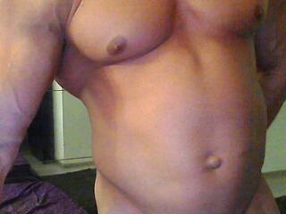 Kevin Muscle webcam model stream image