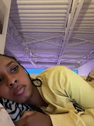 Your_Paris webcam model stream image
