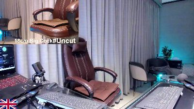 OnlineBossUK webcam model stream image