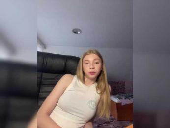 Nellie-Lolly webcam model stream image