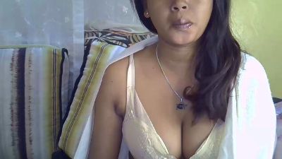 Crystal_bella webcam model stream image
