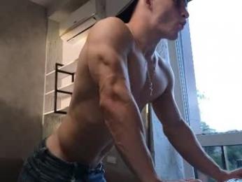 elliot_muscle04 webcam model stream image