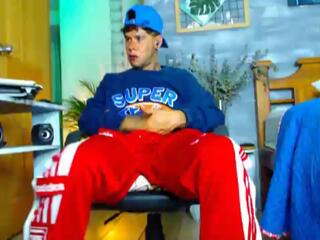 Derryck webcam model stream image