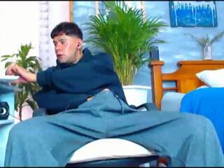 Derryck webcam model stream image