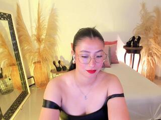 Lucy Minds webcam model stream image