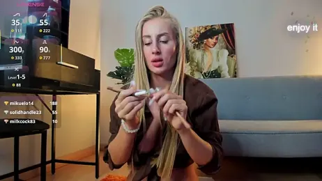 Mia__Milan webcam stripchat model stream image