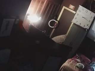 voyeurcam-baileybase-room webcam model stream image