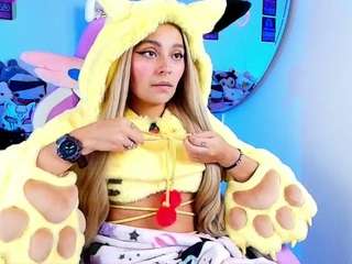 marceliinee webcam camsoda model stream image