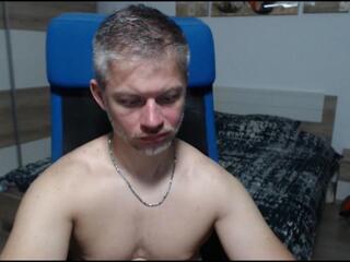 Robby Shaw webcam flirt4free model stream image