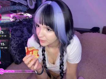 HeyNanna webcam bongacams model stream image