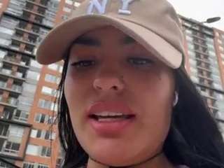 layla-nicols webcam model stream image