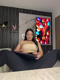 Abril10_ webcam model stream image