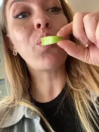 Sweet___Emily stripchat stream image, 27.05.2025 10:20