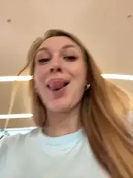Sweet___Emily stripchat stream image, 19.07.2025 10:10