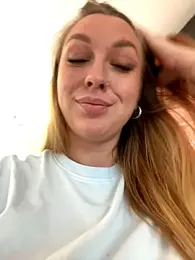 Sweet___Emily stripchat stream image, 19.07.2025 10:10
