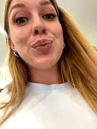 Sweet___Emily stripchat stream image, 19.07.2025 10:10