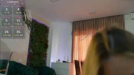 emily_bloom stripchat stream image