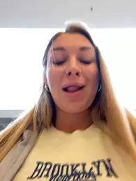 Sweet___Emily stripchat stream image, 08.08.2025 13:40