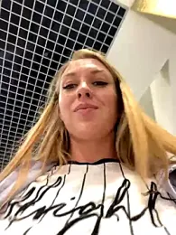 Sweet___Emily stripchat stream image, 18.08.2025 13:10