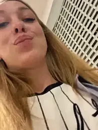 Sweet___Emily stripchat stream image, 18.08.2025 13:10