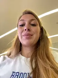 Sweet___Emily stripchat stream image, 21.08.2025 13:10