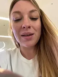 Sweet___Emily stripchat stream image, 21.08.2025 13:10