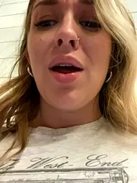 Sweet___Emily stripchat stream image, 26.08.2025 13:10