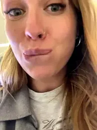 Sweet___Emily stripchat stream image, 26.08.2025 13:10