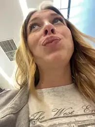 Sweet___Emily stripchat stream image, 18.09.2025 13:40