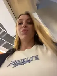 Sweet___Emily stripchat stream image, 22.09.2025 14:10