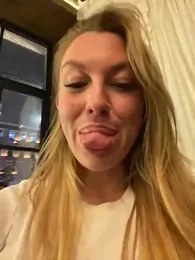 Sweet___Emily stripchat stream image, 12.11.2025 19:40